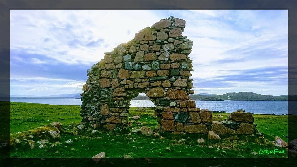 Iona door